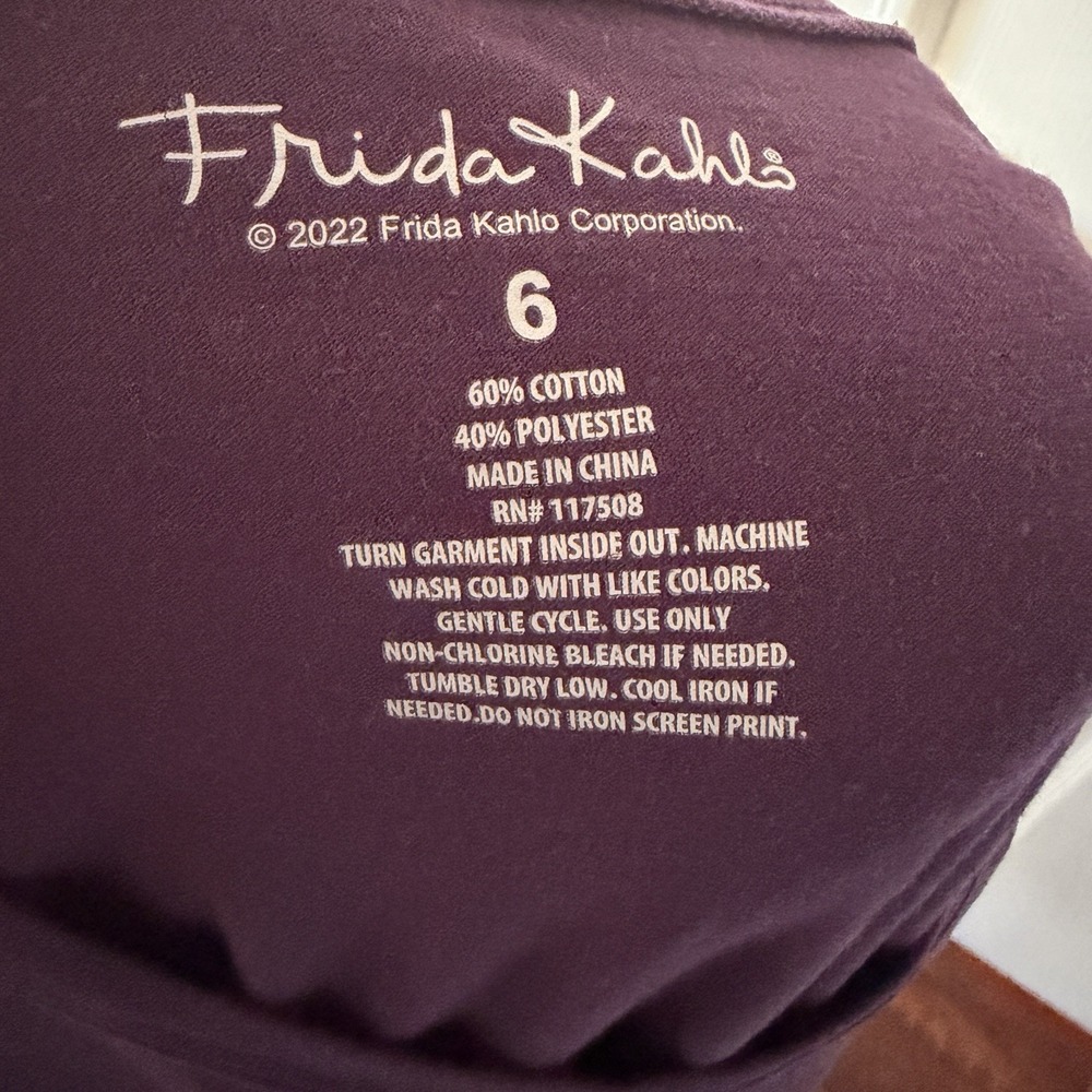 Frida Kahlo Shirt Size 6 Purple Sugar Skull Dia de los Muertos Floral Tee - Picture 6 of 11